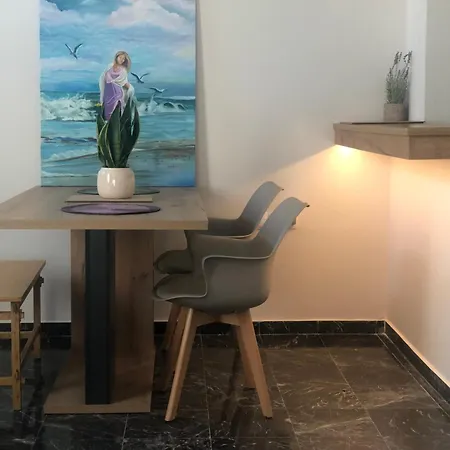 Brand New Renovated By The Stadium *