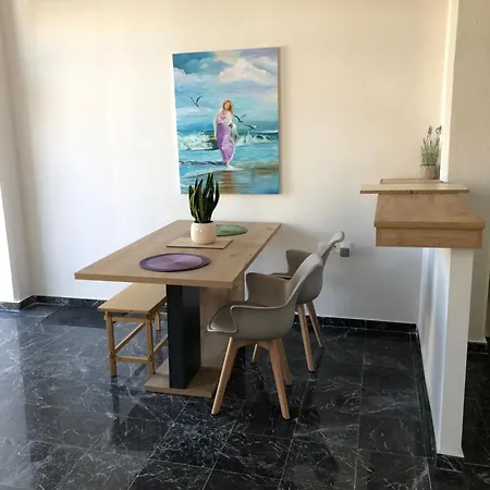 Brand New Renovated By The Stadium * Aridaía