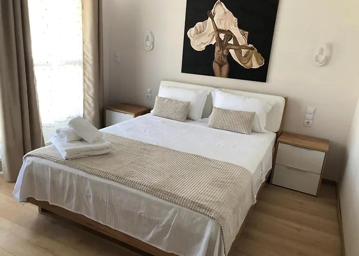 Brand New Renovated By The Stadium * Aridaía
